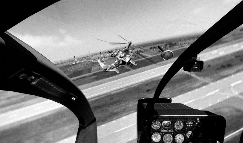Helicopters fighting, b&w