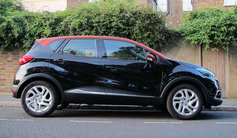 Side view, in the city