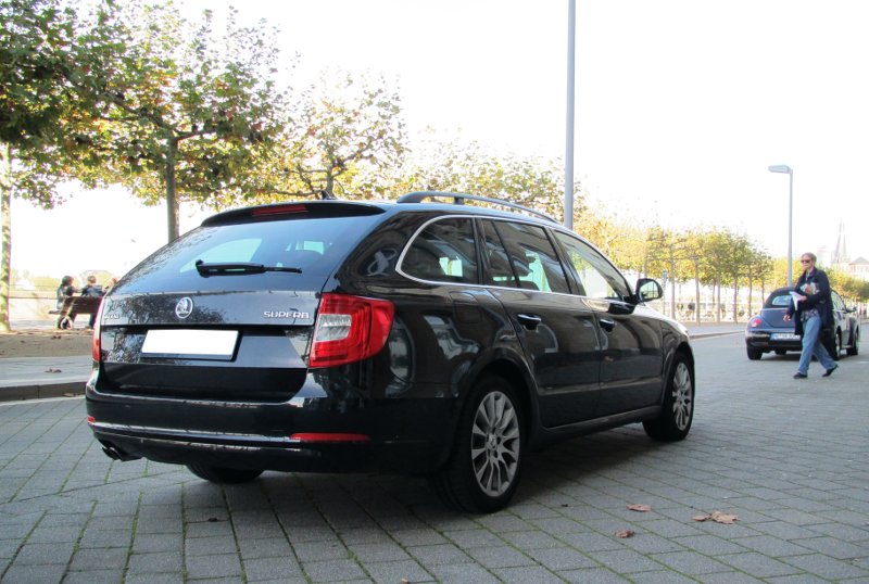 Right back view, low angle